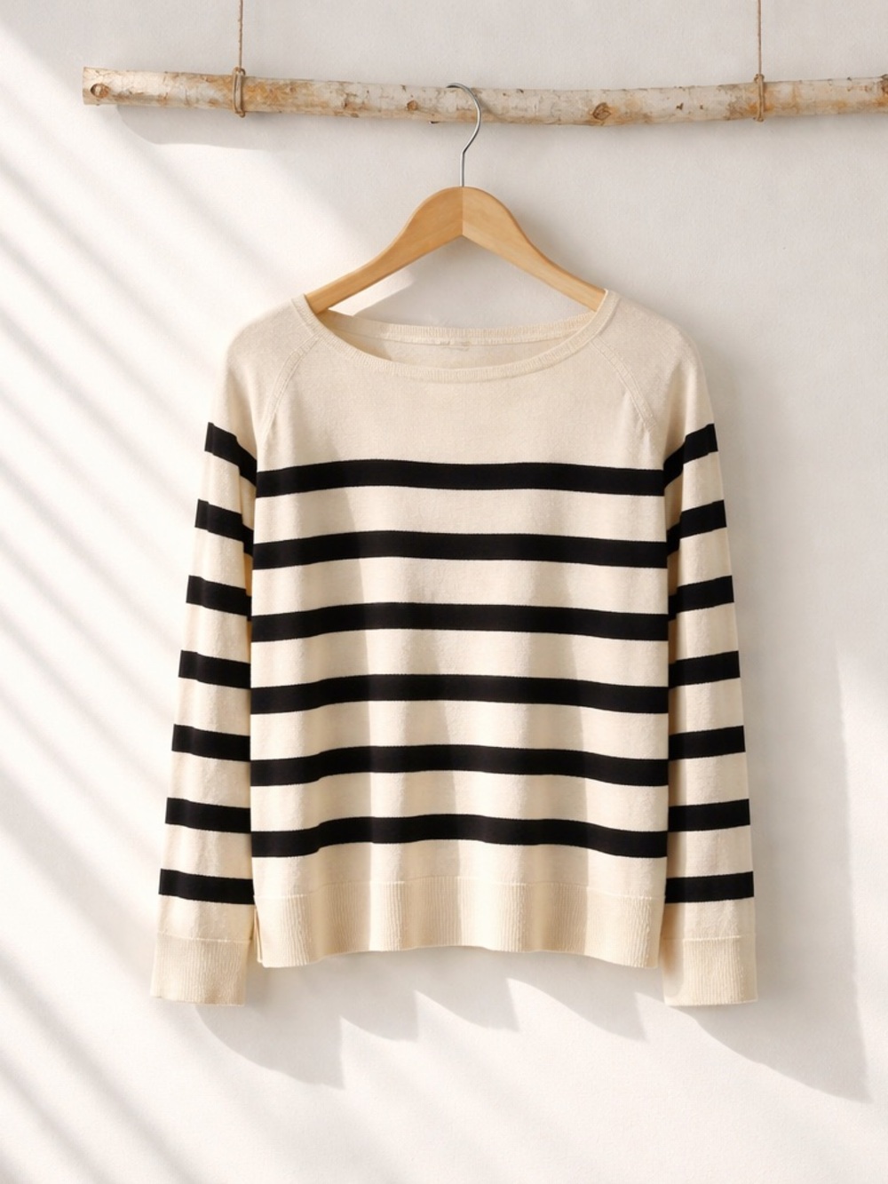 Zara lightweight striped sweater
Black and Cream Size Small